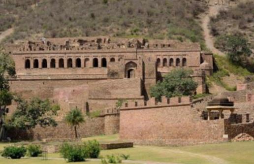 世界十大恐怖之地排行榜,墨西哥娃娃島讓人看了就想逃!