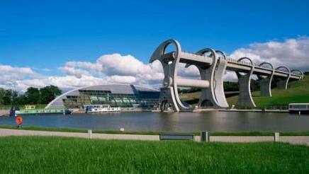 世界七座奇特大橋排名,長沙“中國結(jié)”步行橋此起彼伏