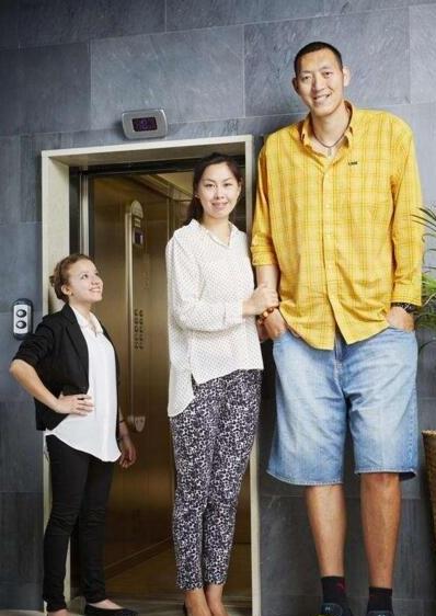 中國十大高人排名,趙亮2.46米號稱中國第一高