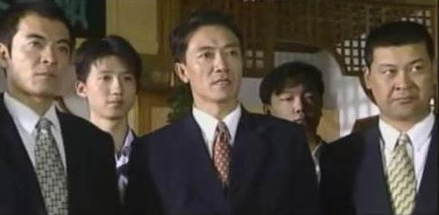 王志文主演的十部經(jīng)典電視劇排名,《無悔追蹤》最好看