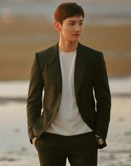 韓國十大軍營帥哥排行榜,宋仲基第一,元斌第二