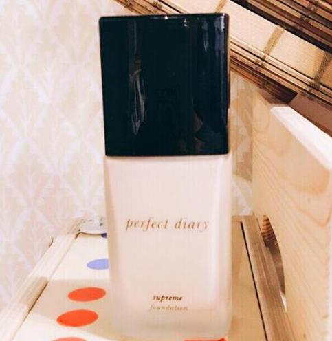 適合學生用的十款平價粉底液排名,露華濃粉底液24小時不脫妝!