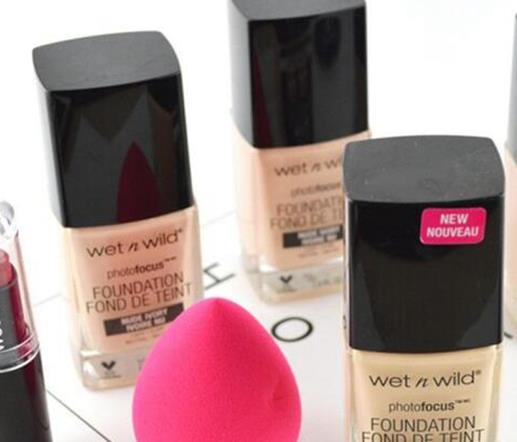 適合學生用的十款平價粉底液排名,露華濃粉底液24小時不脫妝!