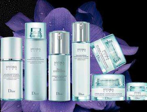 全球公認的十款最好用補水產(chǎn)品排名,活泉潤透水份露可持續(xù)保持濕潤