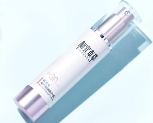 十大國貨防曬霜排行榜,佰草集新清透修護防曬霜讓膚色更勻凈