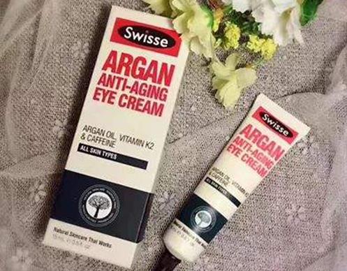 適合27歲使用的眼霜排名,雅詩蘭黛小棕瓶、丸美雪睛眼霜都不錯(cuò)