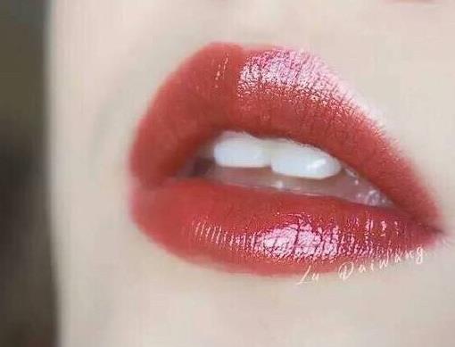 嬌蘭六款最火色號(hào)口紅排名,嬌蘭Guerlain kisskiss 305是南瓜色