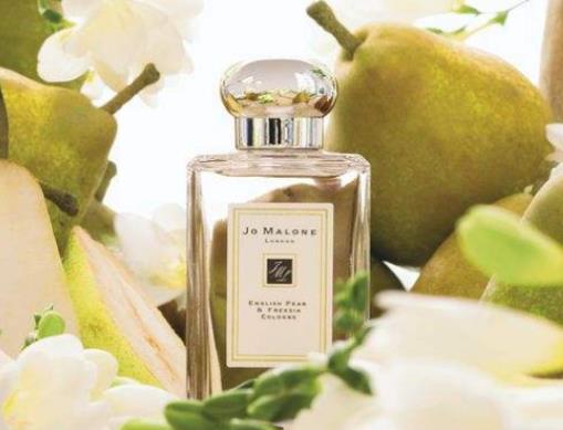 祖馬龍香水味道排名,祖馬龍藍(lán)風(fēng)鈴、祖馬龍紅玫瑰很暢銷