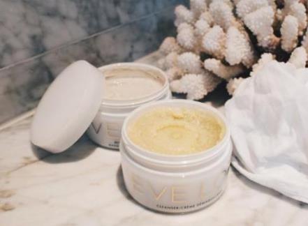 日本cosme大賞十大卸妝產品排名,植村秀櫻花喚肌潔顏油很溫和