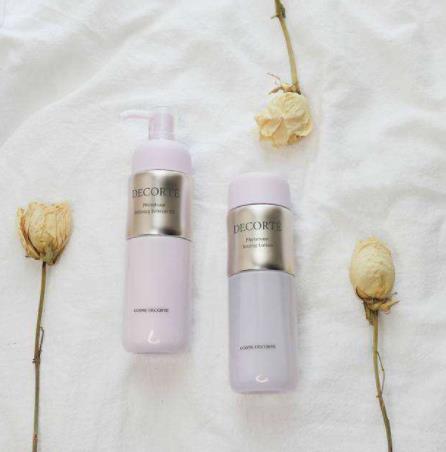 25歲日本護膚品排名,太陽社玻尿酸精華、黛珂植物韻律系列乳液不錯