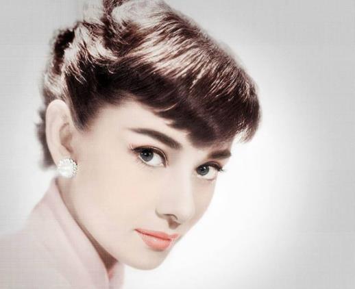 世界天王巨星排名,邁克爾杰克遜、貓王的作品很優(yōu)秀