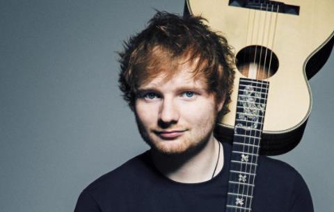 最受歡迎的英文歌排名,《baby》《poker face》點擊過億