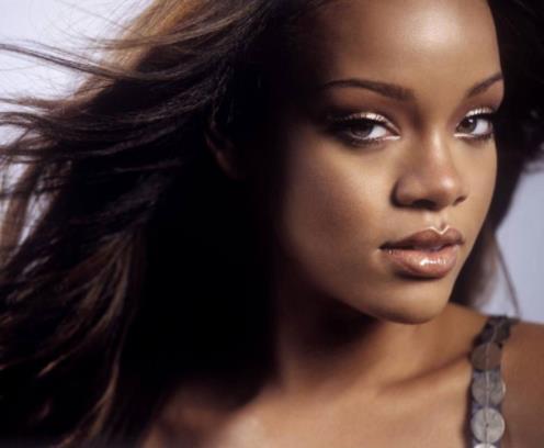 最受歡迎的英文歌排名,《baby》《poker face》點擊過億