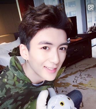 抖音十大帥哥男神排行榜,劉羽中、張欣堯都很多才多藝