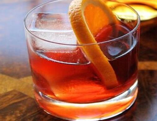 十大高度雞尾酒排名,綠寶石馬丁尼、Negroni讓你懷疑人生