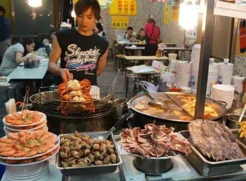 南昌必須去的小吃街排名,萬達金街、蛤蟆街人氣都很旺