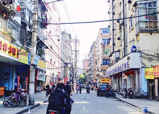 南昌必須去的小吃街排名,萬達金街、蛤蟆街人氣都很旺