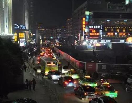 南昌必須去的小吃街排名,萬達金街、蛤蟆街人氣都很旺