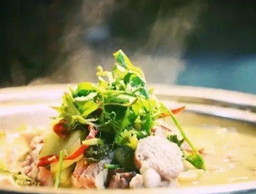 宿遷十大小吃排名,溜素桂魚是傳統漢族菜,膘雞鮮嫩美味