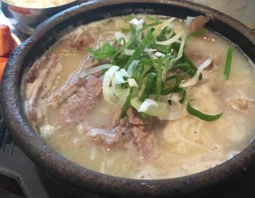 十大沈陽西塔美食排名,辣炒年糕回味無窮,牛窩骨湯營養豐富