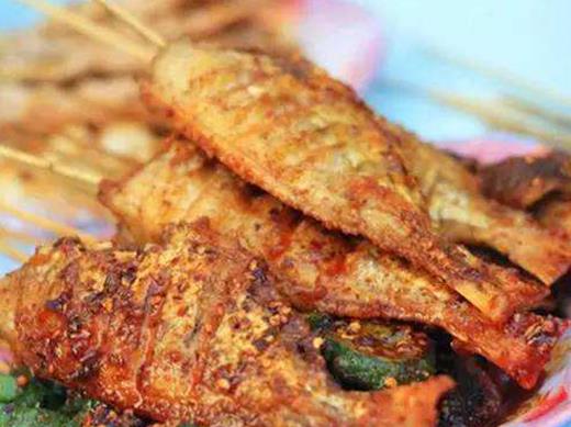 武漢吉慶街十大小吃,老通城豆皮稱豆皮大王,五仲炸肉很鮮美