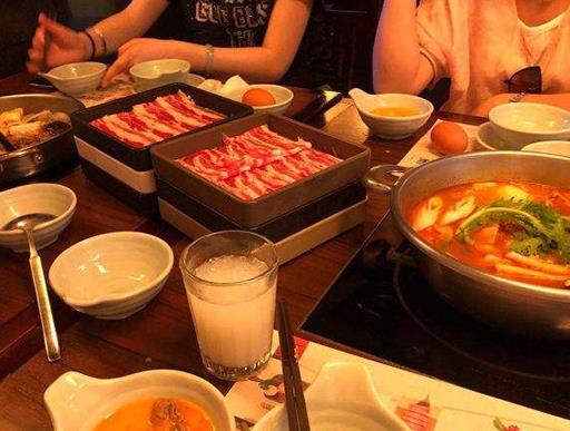 上海十大自助餐排名,榮新館有鰣魚表演,桐花和食有頂級日料