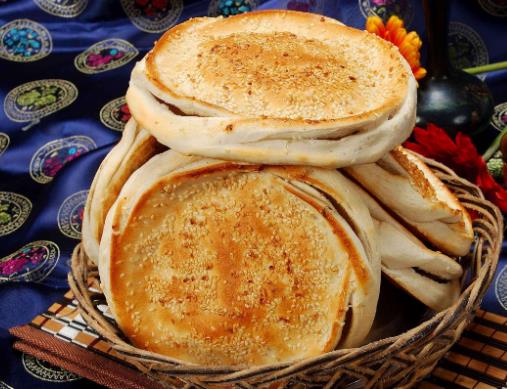 沈陽十大名吃排名,熏肉大餅酥脆可口,小雞燉蘑菇營養(yǎng)豐富