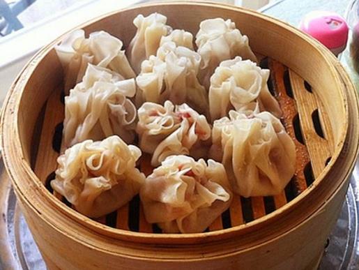 沈陽十大名吃排名,熏肉大餅酥脆可口,小雞燉蘑菇營養(yǎng)豐富