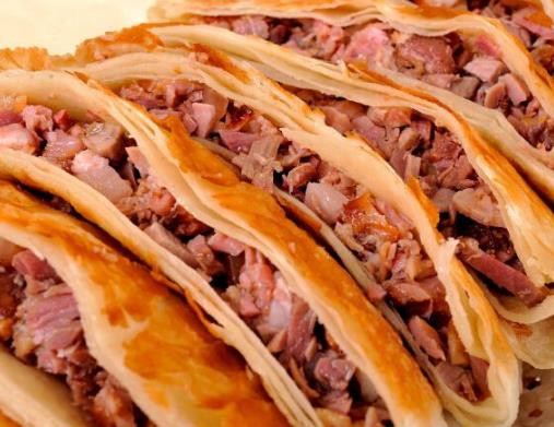 沈陽十大名吃排名,熏肉大餅酥脆可口,小雞燉蘑菇營養(yǎng)豐富