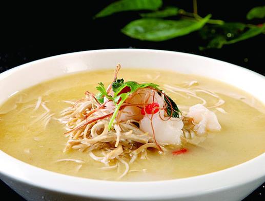 南京夫子廟必吃的小吃,回味鴨血粉絲人氣高,唐字臭豆腐很獨特