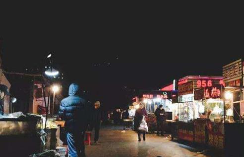 天津十大小吃街排名,遼寧路小吃街的煎餅果子很不錯