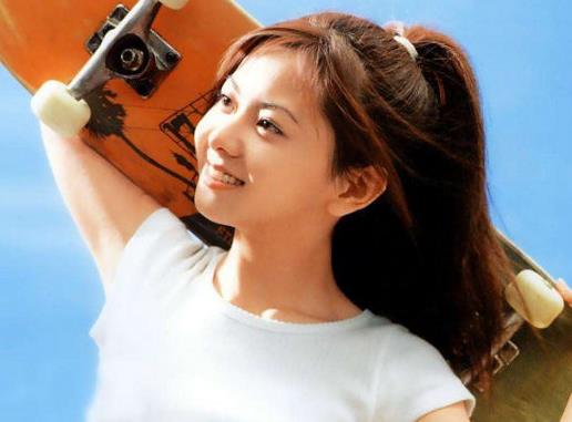 平成四大歌姬排名,濱崎步號(hào)稱百變歌姬,宇多田光多次獲音樂大獎(jiǎng)