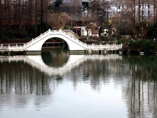 廈門旅游必去十大景點,鼓浪嶼海灘優(yōu)美,鐵路公園是帶狀公園