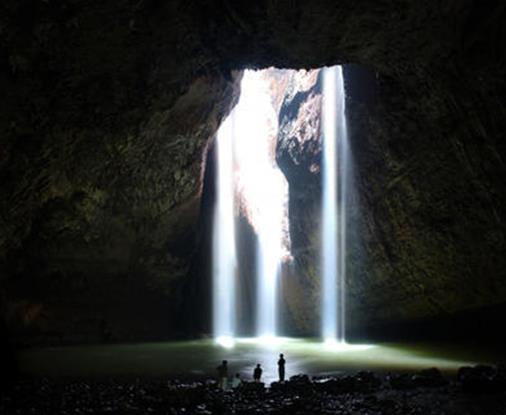 廣安十大旅游景點(diǎn)排名,華鎣山環(huán)境優(yōu)越,寶箴塞旅游區(qū)是有名古寨