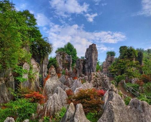 廣安十大旅游景點(diǎn)排名,華鎣山環(huán)境優(yōu)越,寶箴塞旅游區(qū)是有名古寨