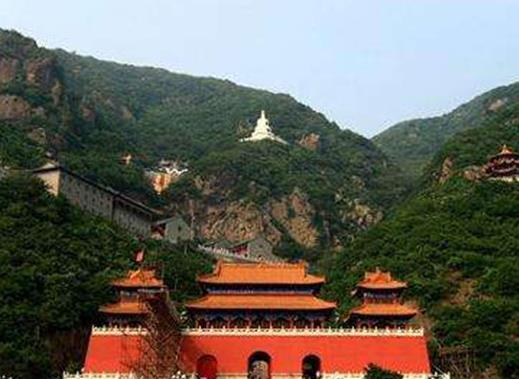 遼陽(yáng)十大景點(diǎn)排名,龍石風(fēng)景區(qū)森林資源豐富,廣佑寺受歡迎