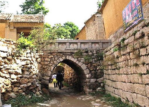 章丘景點排行榜,百脈泉與趵突泉齊名,朱家峪古村為梯形聚落