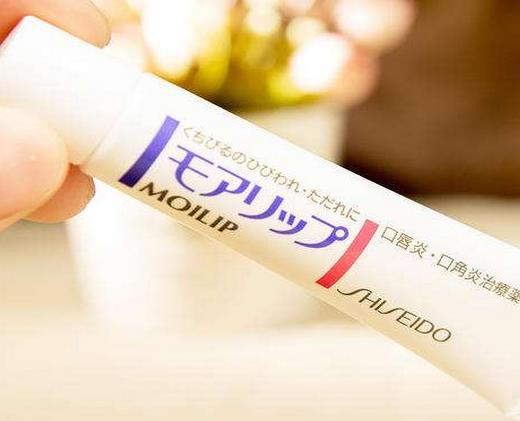 口碑最好的十大唇膜品牌,蘭芝夜間保濕修護唇膜改善唇部問題