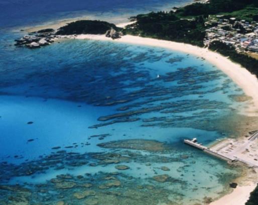 全球十大最美海灘排行榜,希臘納瓦焦海灘、牙買加半月灣美如仙境