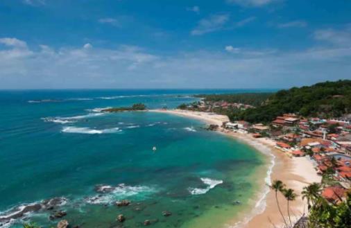 全球十大最美海灘排行榜,希臘納瓦焦海灘、牙買加半月灣美如仙境