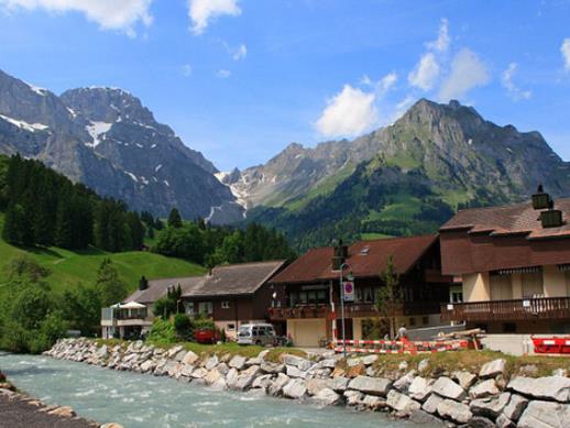 瑞士十大最美小鎮(zhèn)排名,因特拉肯是最美天堂小鎮(zhèn),米倫很美