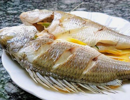 十大活血化瘀的食物排行榜,紅花能疏通經(jīng)絡(luò),當(dāng)歸緩解月經(jīng)不調(diào)