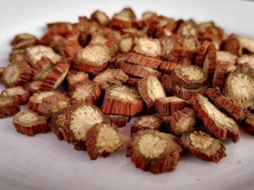 十大活血化瘀的食物排行榜,紅花能疏通經(jīng)絡(luò),當(dāng)歸緩解月經(jīng)不調(diào)