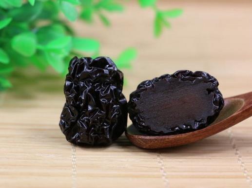 十大補血食物排行榜,當(dāng)歸氣味甘甜,烏骨雞可溫中益氣