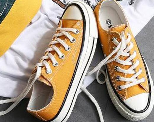 十大板鞋品牌排行榜,耐克深受大眾喜愛,阿迪達斯三葉草系列最受歡迎