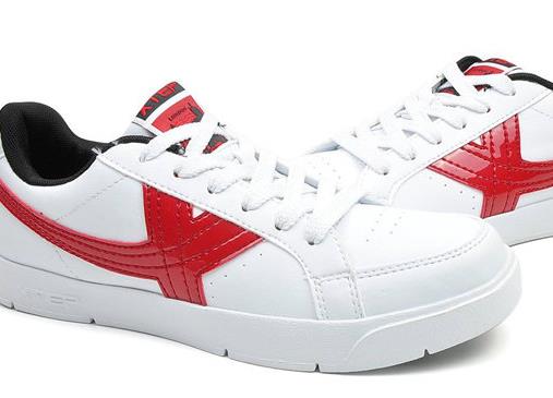 十大板鞋品牌排行榜,耐克深受大眾喜愛,阿迪達斯三葉草系列最受歡迎