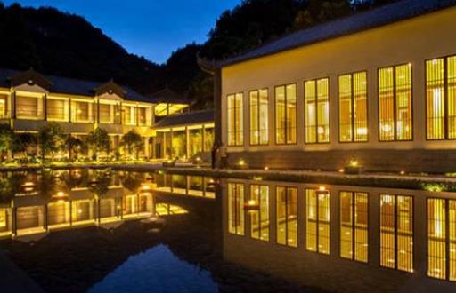 十大國內(nèi)民宿品牌,松贊綠谷環(huán)境優(yōu)美,山里寒舍有歷史沉淀感