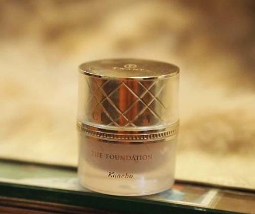 十大能夠打造奶油肌的粉底液,海藍之謎鎏光煥變粉底液打造偽素顏