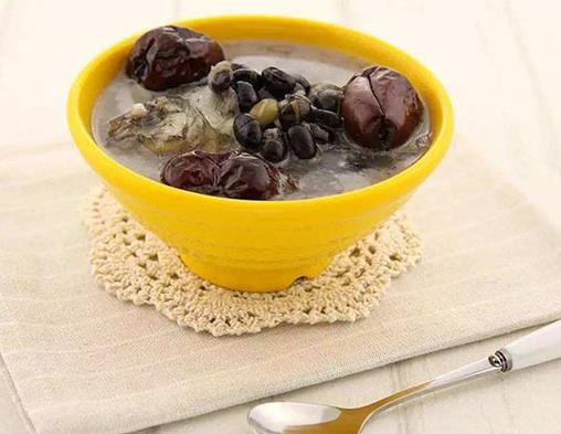 廣東十大靚湯排名,五指毛桃豬骨湯、黨參黃芪燉雞湯美味又滋補