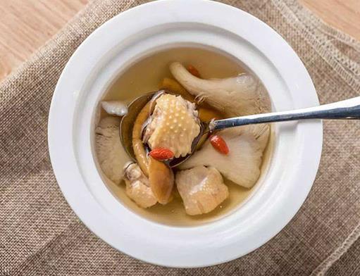 廣東十大靚湯排名,五指毛桃豬骨湯、黨參黃芪燉雞湯美味又滋補